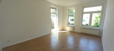 3-Zimmer-Erdgeschosswohnung mit Terrasse und EBK in Klein Offenseth-Sparrieshoop