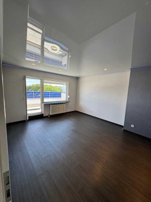4 Zimmer Wohnung mit Aufzug und 2 großen Balkonen