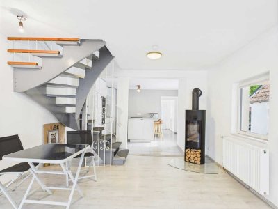 Haus mit Garten + Innenhof + Schuppen