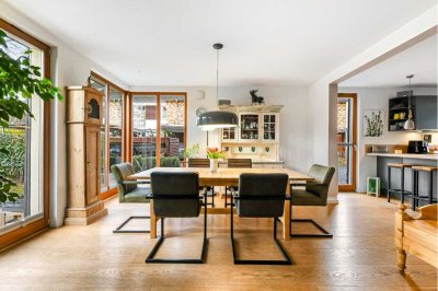 DHH mit hochwertiger Ausstattung, zzgl. ca. 28 m² wohnliches Dachstudio - Wohntraum für Familien