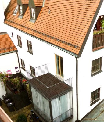 Ruhige, sonnige 3 Zimmerwhg. im Herzen der Altstadt mit modernem Balkon (Tel. 0871 44101)