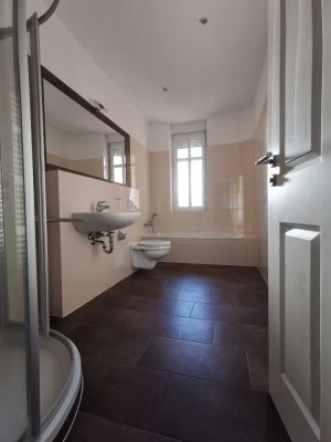 moderne 3-Raum*Tageslichtbad*Wanne*Balkon*Fußbodenheizung*3.OG