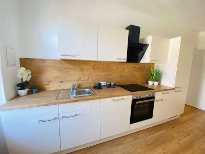 �� � � - Ihr neues Zuhause: Helle 3-Raumwohnung in Stadtfeld Ost mit Balkon und moderner Küche�