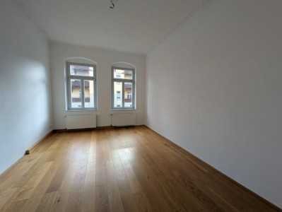 Helle 4-Zimmer Wohnung mit Balkon in Dresden-Trachau