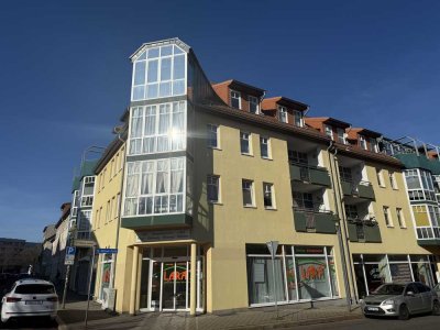Magdeburg: Sensationelle Wohnung  mit 1x Balkon & 1x  gr. Sonnenterrasse, EBK,  PKW-Platz, Top Lage!