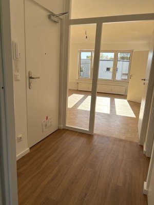 Provisionsfrei: Sanierte 2-Zi.-Wohnung mit Stellplatz – Endetage Hummelsbüttel