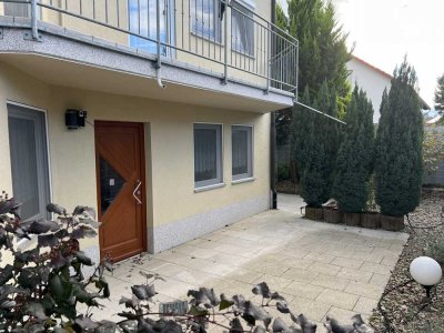 Barrierefreie teilmöblierte 2,5-Zi-Einliegerwohnung mit Gartenanteil u. Möglichkeit der Poolnutzung!