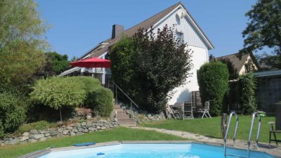 DAS GLÜCK ist HIER ZUHAUSE--- gepflegtes EFH- WIGA-Terrassen & Poolanlage +Doppe-Carport & ggf. .ELW