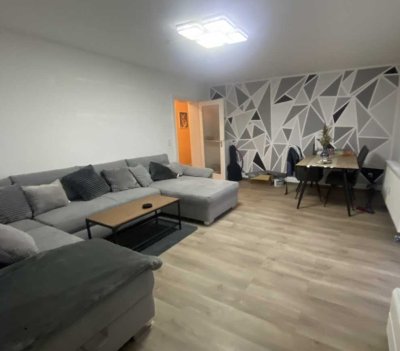 Attraktive 3-Zimmer-Hochparterre-Wohnung mit EBK und Balkon (LA, Frühlingstr. 11)