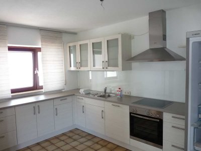 Geschmackvolle, gepflegte 4,5-Raum-EG-Wohnung mit gehobener Innenausstattung mit EBK in Ebringen