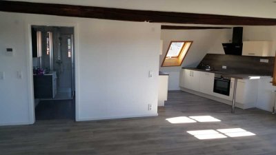 Moderne Dachgeschosswohnung mit traumhaftem Blick auf die Altstadt