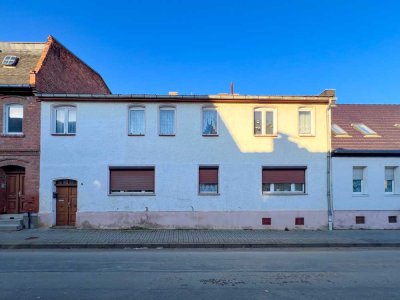 Haus mit viel Platz - Sanierungsbedarf - nur Zwangsversteigerung- keine Käuferprovision
