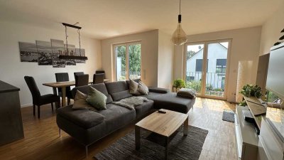 Helle 2-Raum-Wohnung mit gehobener Innenausstattung mit Balkon, EBK und TG-Stellplatz in Heusenstamm