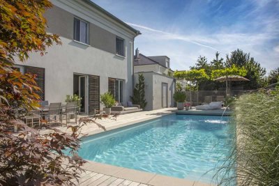 Wunderschönes EFH mit Pool in Bestlage Süd