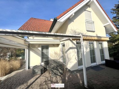 EXKLUSIVES, GEPFLEGTES EINFAMILIENHAUS IN IDYLLISCHEM GARTEN