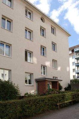 Schöne 1 1/2-Zimmer-Wohnung im Erdgeschoss