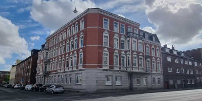 Zwei Wohnungen in einem Mehrparteienhaus zu verkaufen - ca. 6,8 % Rendite möglich