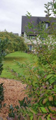 !NEU ! Das ideale EFH für Familie mit wunderschönen und gepflegten Garten in ruhiger Lage.
