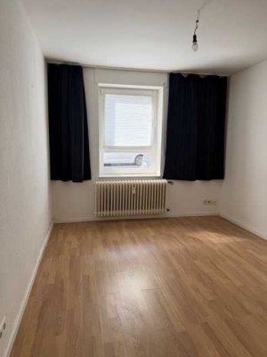 Erdgeschoss-Wohnung mit Singleküche zu vermieten!