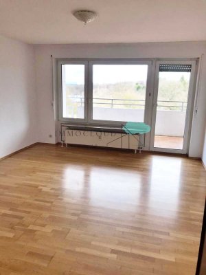 Hoch hinaus! Charmante 2,5 Zimmer Wohnung mit Ausblick in Korntal