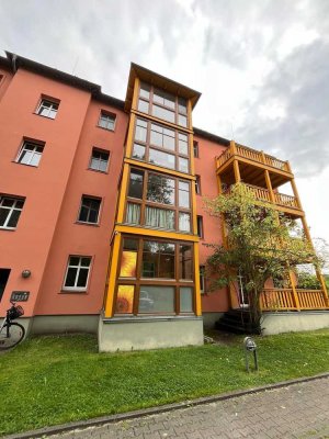 Bezugsfrei und ohne Provision  3-Zimmer-Wohnung Balkon & Gartennutzung - direkt am Park Sanssouci