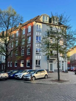 2-Zimmer Dachgeschosswohnung mit offener Küche