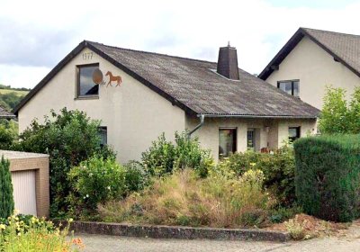Modernisierungsbedürftiges Einfamilienhaus mit Potenzial in Burgbrohl *PROVISIONSFREI*