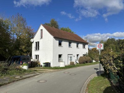 Großes Zweifamilienhaus im Zentrum von Tengern...