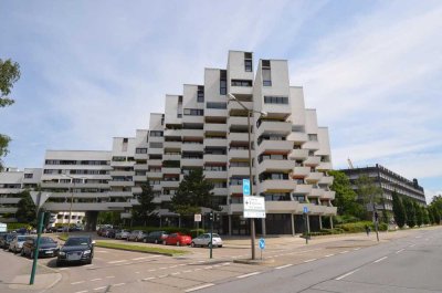 Provisionsfrei! Teilmöblierte 2-Zi.-Whg. (Wfl.60m²) mit Einbaukü. und 2 Süd-Balkonen im mittl. We...