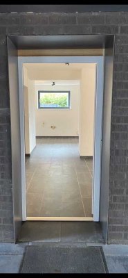 Erstbezug nach Sanierung: freundliches Haus mit vier Zimmern in Itzehoe