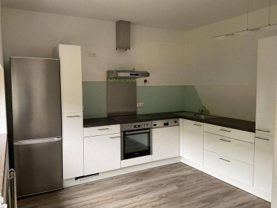 Familiengerechte Wohnung mit Terrasse, Einbauküche und Carport Abstellplatz