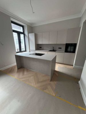 Erstbezug-LUXUS-4 Zi-Altbau /gr.Balkon,Pempelfort