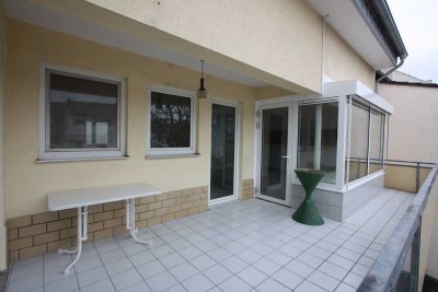 ***Großzügige Wohnung mitten in der Stadt - WG geeignet***