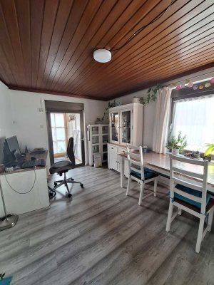 Suche ruhige/n Nachmieter/in für meine Erdgeschosswohnung mit Gartenanteil