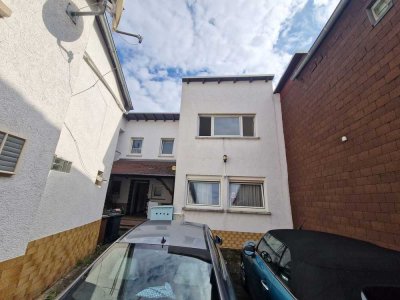 Autarkes 2-Familienhaus in 4er-WEG mit Herausforderung!