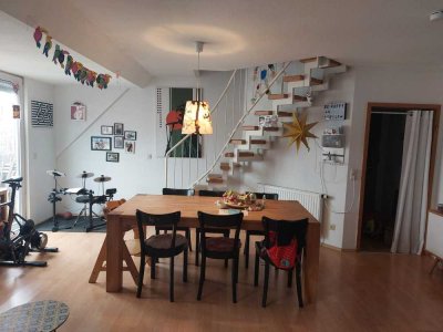 Schöne und gepflegte 4-Raum-Maisonette-Wohnung mit Balkon in Aschaffenburg