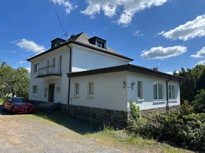 Stilvolles Villenanwesen mit großem Parkgrundstück in guter Lage von Ransbach-Baumbach