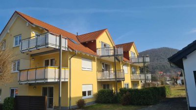 Lichtdurchflutete Dachgeschosswohnung mit zwei Balkonen, Keller und Stellplatz