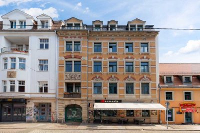 Altbau-Mansardwohnung im Herzen des Szeneviertels. Ab sofort bezugsfertig.