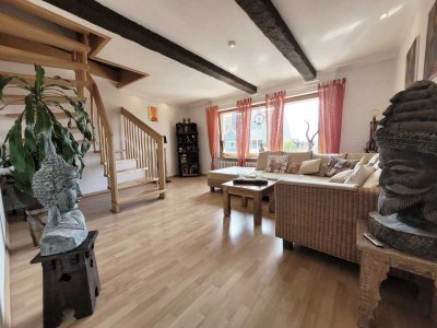 *Lichtdurchflutete 3-ZKB-Maisonette mit Dachterrasse, privatem Innenhof, Garage&Werkstatt*
