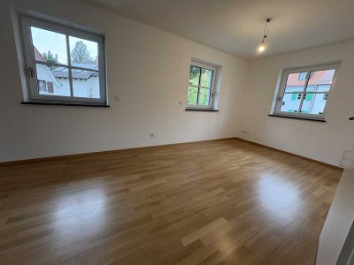3 Zimmer, 2 Bäder, Garage und Gartenanteil zur Alleinnutzung