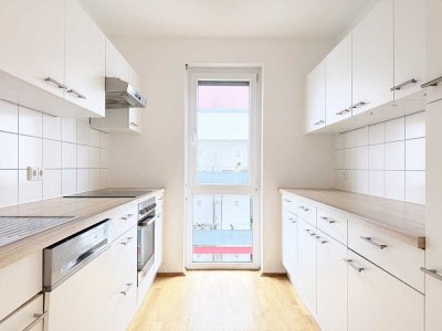 Modernes Wohnen: Lichtdurchflutete 4-Zimmer-Wohnung mit zwei Bädern