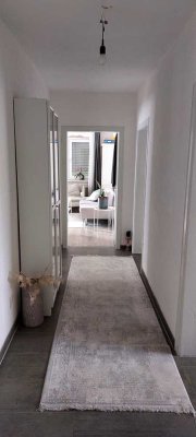 Helle 4-Zimmer-Wohnung mit Balkon, Einbauküche & Stellplatz in Neuwied-Heddesdorf