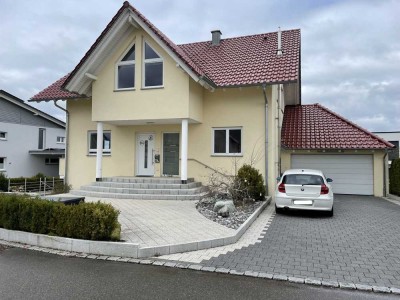 Stilvolle 2-Zimmer-Souterrain-Wohnung mit gehobener Innenausstattung mit EBK in Pfullendorf