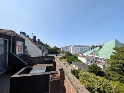 PROVISIONSFREI: Lichtdurchflutete Maisonette mit Dachterrasse in Eller