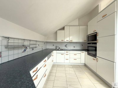 Dachgeschoss-Traum in Volders: Großzügig, lichtdurchflutet und perfekt gelegen