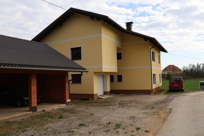 Ein Zweifamilienhaus