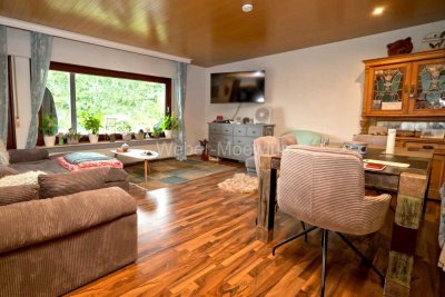 Freistehendes 2-Parteienhaus mit Terrasse, Loggia, Kellerbar + Südwest-Garten in begehrter Wohnlage