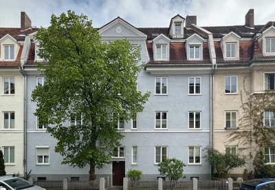 Sehr gepflegte Altbau - Dachgeschosswohnung
