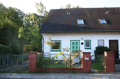 Provisionsfrei: Doppelhaushälfte (befristet!) mit Sonnengarten und eigenem Waldzugang